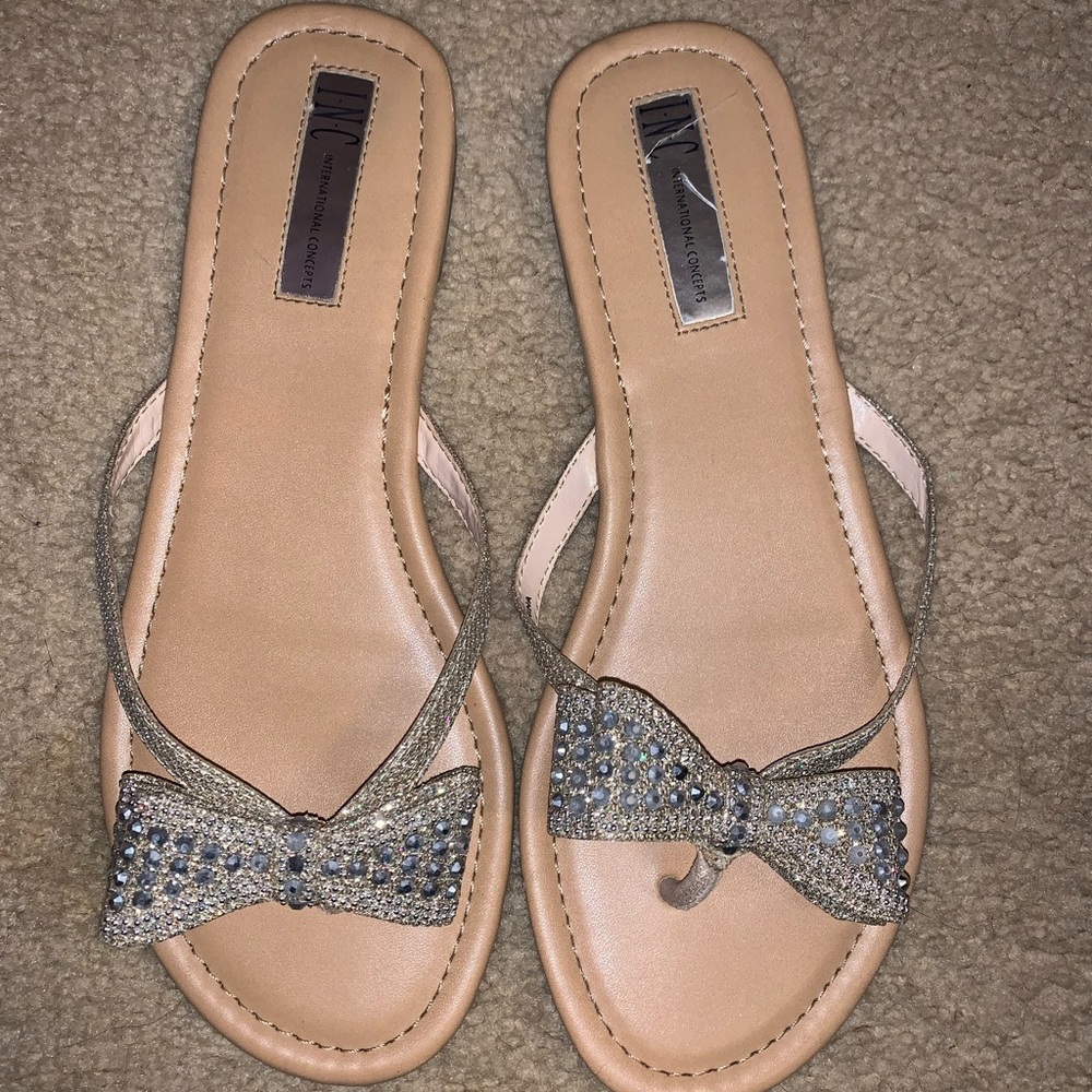 Silver sandals with bow